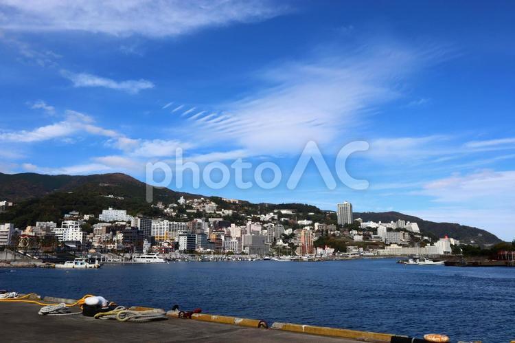 熱海温泉街の遠景 熱海,ホテル街,温泉街の写真素材