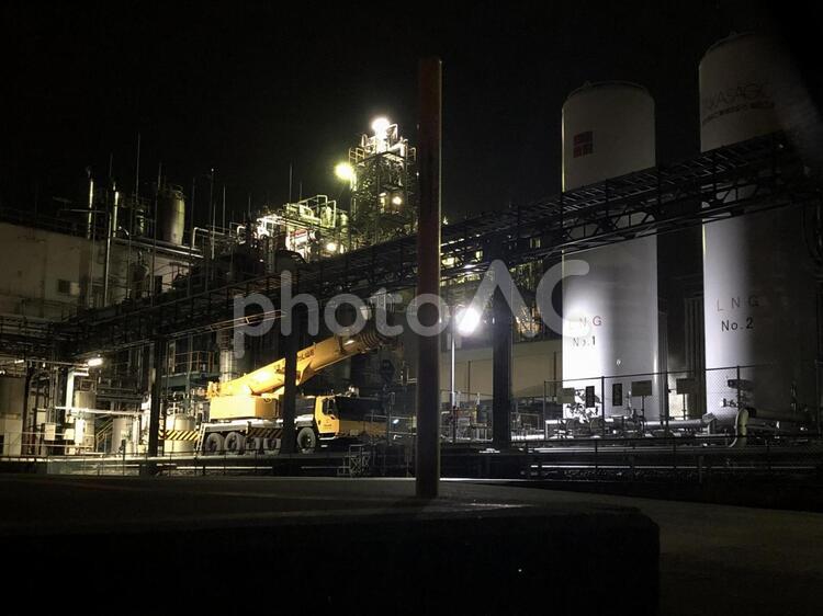 作業現場の夜景 光,建築,製造の写真素材