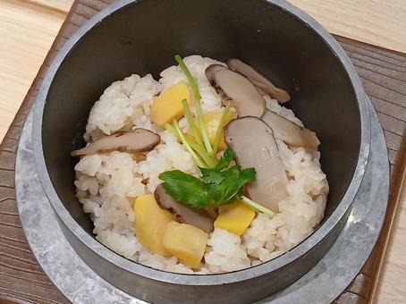 栗×舞茸の釜めし③ 栗×舞茸の釜めし③ 食事,釜めし,釜の写真素材