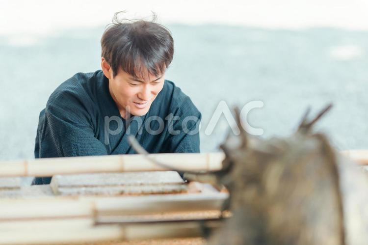 お清めをする男性 手水,神社,洗うの写真素材