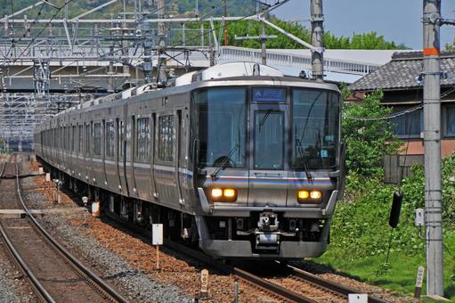 223系 新快速 東海道本線 223系 新快速 東海道本線 鉄道,電車,線路の写真素材