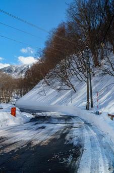 250320秋山郷上野原、和山 250320秋山郷上野原、和山の写真