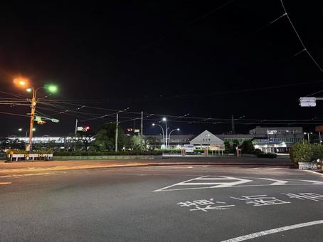 松山駅（夜）の写真