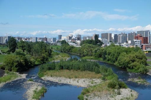 川の流れる都市 川の流れる都市の写真