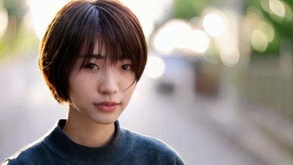 ショートヘアの女性 ショートヘアの女性の写真