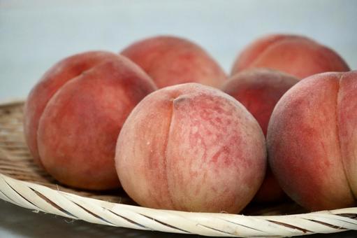 Freshly picked "Natsukko" peaches, JPG Freshly picked "Natsukko" peaches, JPG