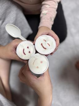 アイス アイス,ニコニコ,笑顔の写真素材