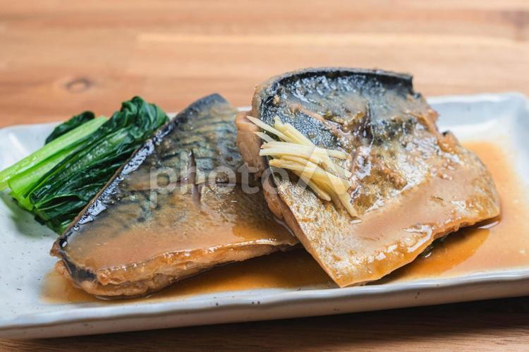 サバの味噌煮と小松菜の盛り付け サバ,味噌煮,魚料理の写真素材