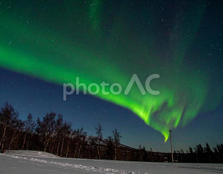オーロラの見える夜空 オーロラ,風景,星の写真素材