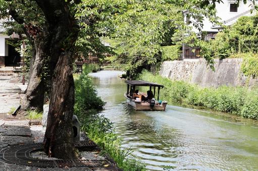 川に浮かぶ屋形船 屋形船,船,川の写真素材