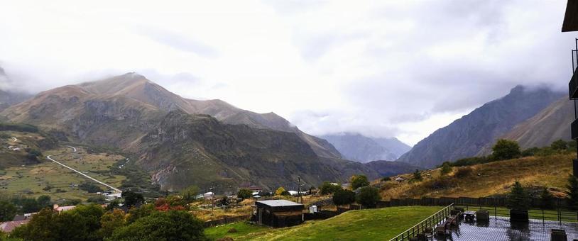 カズベギの風景(ジョージア) カズベギの風景(ジョージア) ジョージア,カズベギ,風景の写真素材
