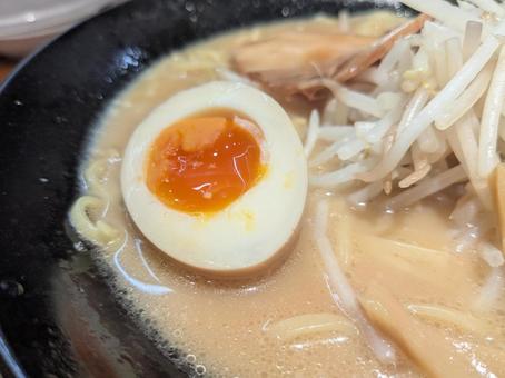 ラーメンの煮卵 ラーメンの煮卵 煮卵,玉子,ラーメンの写真素材