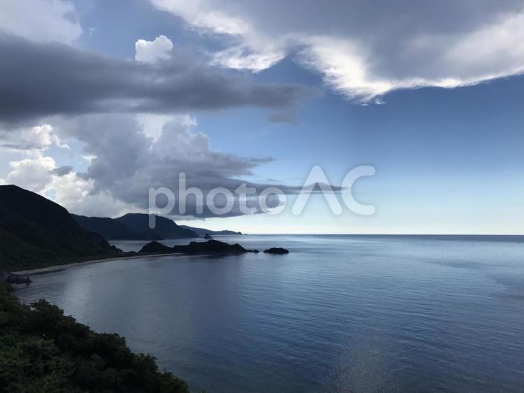 南の島の海に突き出す岬 岬,幻想,穏やかの写真素材