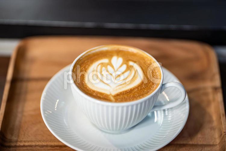 美しく描かれたラテアート カフェラテ,カフェ,コーヒーの写真素材
