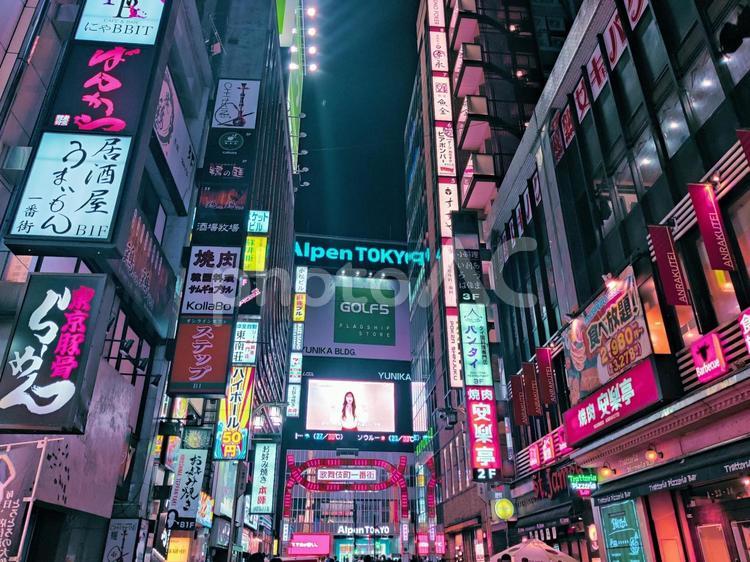 歌舞伎町の夜景 歌舞伎町,歓楽街,繁華街の写真素材