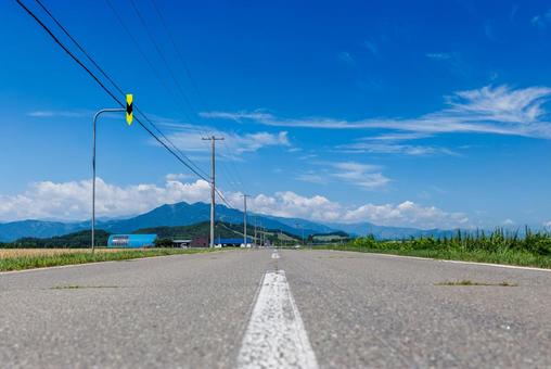 青空と一本道 青空と一本道 青空と一本道,道,直線の写真素材