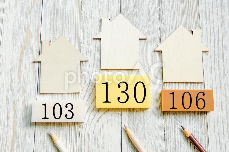 103万106万130万の壁イメージ 103,103万,106の写真素材