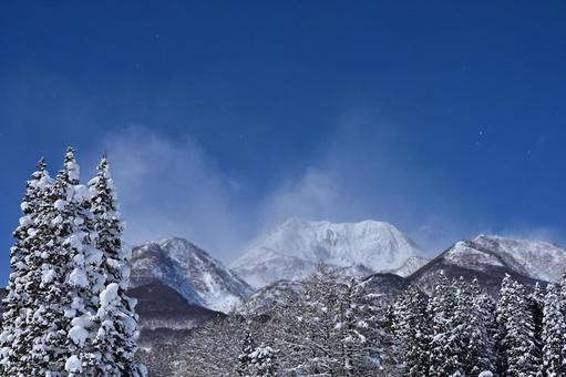 Mount Myoko seen from Ikenotaira Onsen Ski Resort (1), JPG