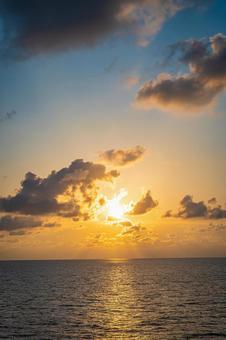 日本海　フェリーからの風景 日本海,日本海フェリー,海の写真素材