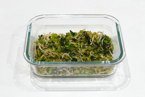 大根の葉とちりめんじゃこ炒め_作り置き 大根の葉とちりめんじゃこ炒め_作り置き 大根の葉とちりめんじゃこ炒め,ちりめんじゃこ,大根の葉の写真素材