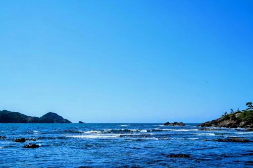 島根・松江美保関の惣津海岸 島根・松江美保関の惣津海岸の写真