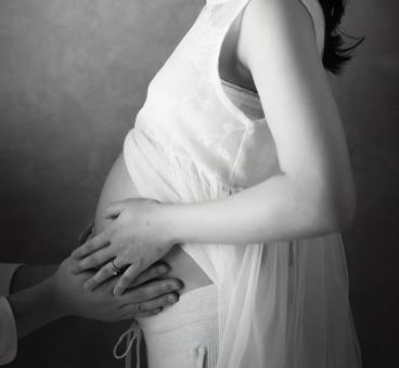 マタニティフォト マタニティフォト,妊娠,妊婦の写真素材
