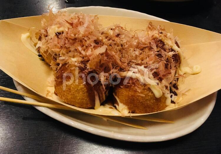 お祭りの屋台で食べたくなる、おいしいたこ焼き たこ焼き,お祭り,屋台の写真素材