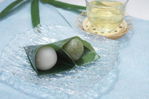 Photo, bamboo roll, bamboo dumpling, white cake, 