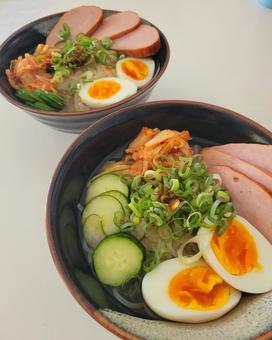 美味しそうな冷麺 グルメ,ヒヤシチュウカ,冷麺の写真素材