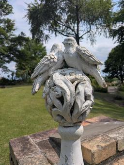 Garden bird pair sculpture ornament, JPG Garden bird pair sculpture ornament, JPG