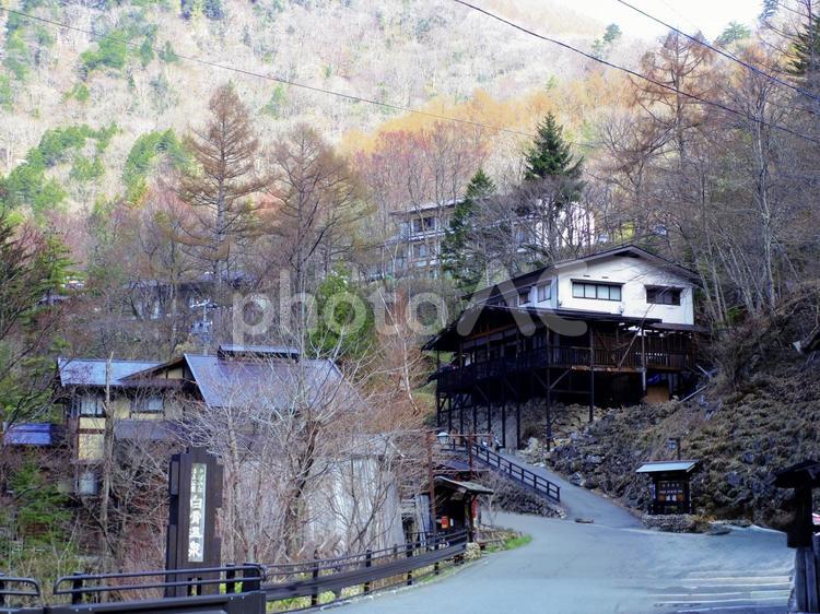 長野県　朝の白骨温泉街 美しい,川,朝の写真素材