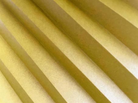 折り紙の折り目のテクスチャ(黄系)8 折り紙の折り目のテクスチャ(黄系)8 折り目,山折り,谷折りの写真素材