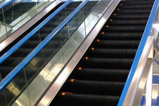 エスカレーター　店内イメージ エスカレーター,家電量販店,ホームセンターの写真素材