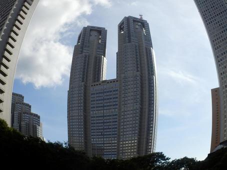 歪んだ東京都庁 歪んだ東京都庁の写真