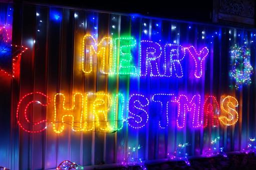 メリークリスマスのライトアップ メリークリスマス,ライトアップ,夜の写真素材