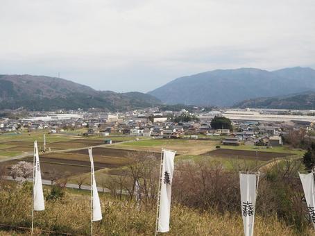 関ケ原古戦場決戦地から田園と市街地を臨む 関ケ原古戦場決戦地から田園と市街地を臨む 陣旗,指物,布陣の写真素材