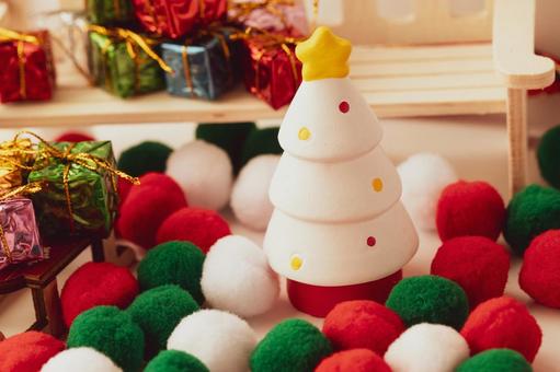 クリスマスの飾り　小さなクリスマスツリー クリスマス,メリークリスマス,クリスマスツリーの写真素材