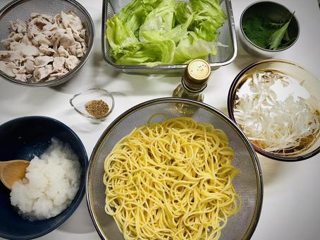 冷しゃぶパスタの食材 冷しゃぶパスタの食材 冷しゃぶ,しゃぶしゃぶ,パスタの写真素材