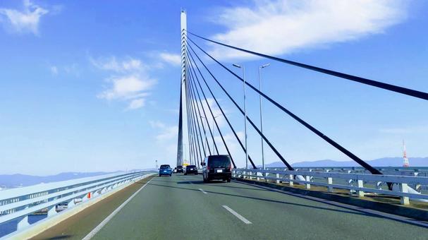 福岡都市高速道路の荒津大橋を走行中 荒津大橋,斜張橋,福岡市の写真素材