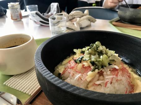 石鍋ごはん 出汁茶漬け風 石鍋ごはん 出汁茶漬け風 ご飯,どんぶり,石鍋の写真素材