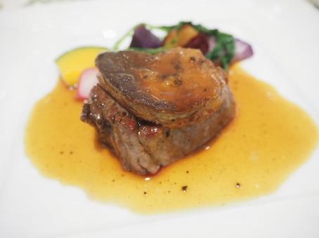 フレンチのステーキ ステーキ,フレンチ,肉の写真素材