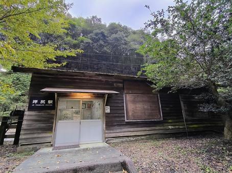 JR土讃線、坪尻駅、駅舎 JR土讃線、坪尻駅、駅舎 jr,jr四国,土讃線の写真素材