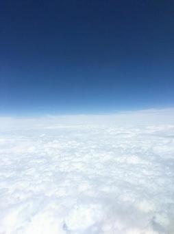 空と雲（雲の上）の写真