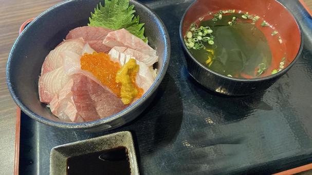 海鮮丼の写真