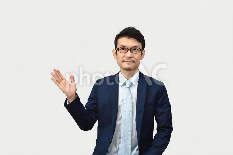 提案するビジネスマン 男性,ビジネス,ビジネスマンの写真素材