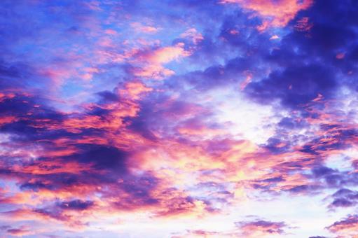 Clouds dyed in the sunset, JPG