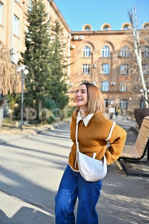 オシャレな欧米人女性とデートしている様子 欧米人,美女,デートの写真素材