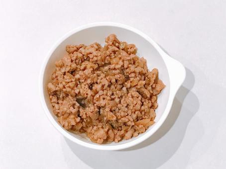 挽肉炒め 挽肉炒め,挽肉,ひき肉の写真素材