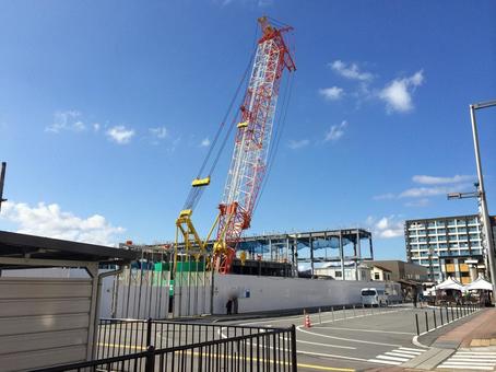 2015年の建て替え工事中の高山駅と重機 2015年の建て替え工事中の高山駅と重機 高山駅,駅前,東口の写真素材