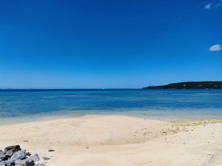 夏の沖縄のビーチ 夏の沖縄のビーチ の写真